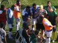 На Полтавщині під час футбольного матчу спалахнув расистський скандал із розбірками (відео)
