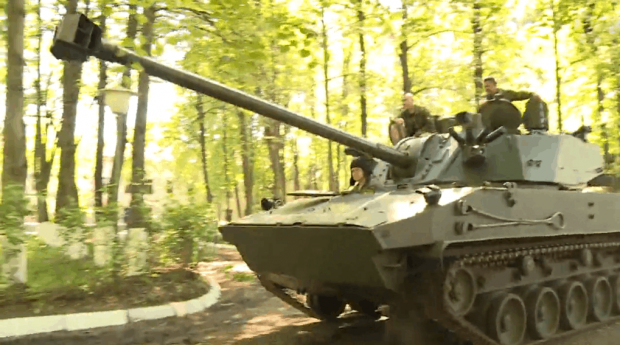 Самохідна 120-мм артилерійська гармата 2С42 «Лотос». Фото: ЗМІ РФ