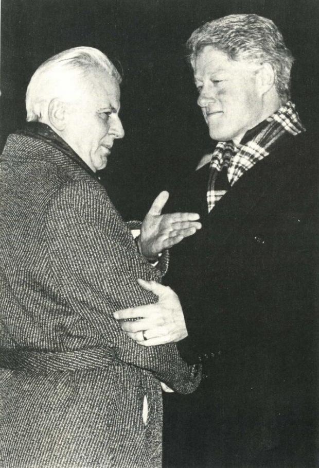 Леонид Кравчук и Билл Клинтон в аэропорту Борисполь. 1994 год.