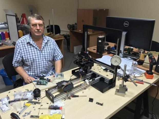 Леонід Назаренко з Вишневого разом з сином виготовляє високоточні 3D-сканери для ювелірів