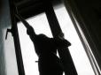 Викинула дитину з вікна, а потім стрибнула сама? Подробиці загибелі матері з донькою у Києві (фото)