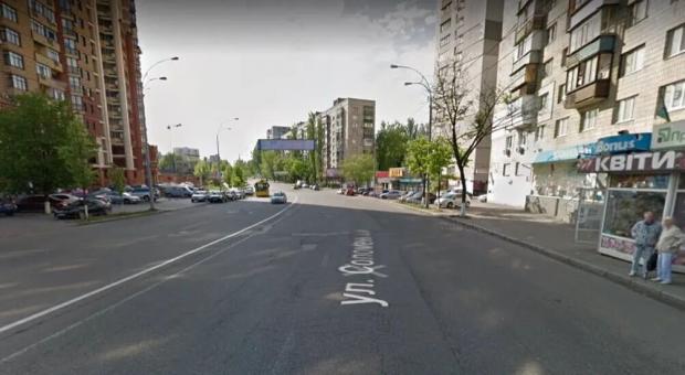24 жовтня грабіжник напав на жінку в районі будинку №14 на вулиці Солом'янській.