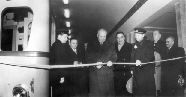 М. Підгорний відкриває першу чергу Київського метрополітену. 6 листопада 1960 року