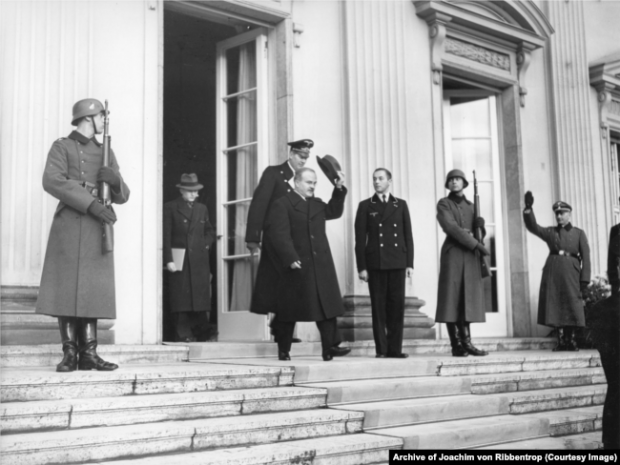 Від’їзд В’ячеслава Молотова з будинку для гостей уряду Німеччини. 14 листопада 1940 року