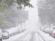 У неділю в Україні різко погіршилася погода, сніжить, місцями значні морози, на дорогах очікується ожеледиця