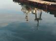 Витік намагалися приховати: Під Одесою сталася екологічна НП з судном (фото, відео)