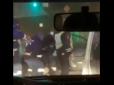 Проїхала перехрестя на червоне світло: На Росії інспектор ДІБДР вдарив затриману дівчину ногою (відео)