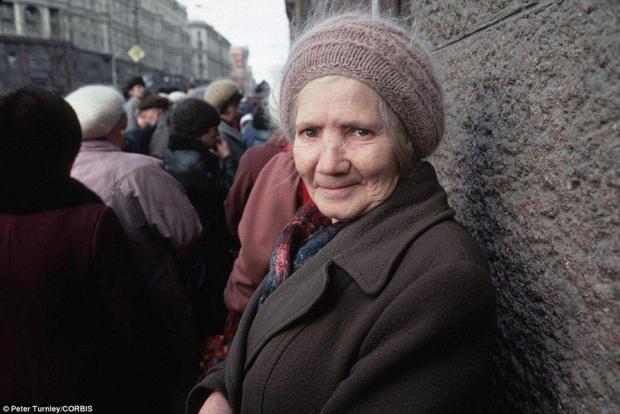 Жінка в черзі, Москва, СРСР