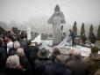 Відома журналістка різко розкритикувала встановлення пам'ятника першому українському космонавту на Байковому кладовищі