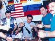 Заради скрепної звички готові на все: Російські космонавти зізналися в 
