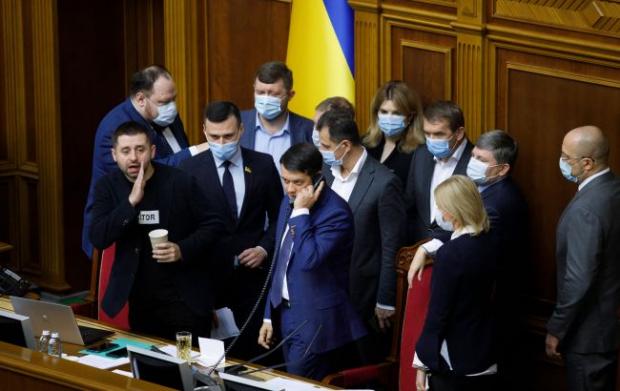 Свіжий рейтинг партій: за кого українці проголосують на виборах в Раду