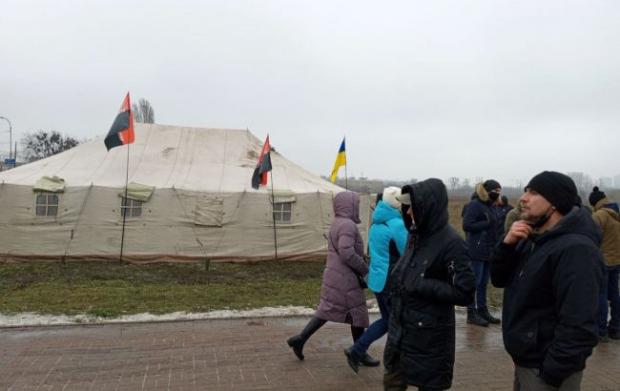 У Києві біля ринку "Столичний" розпочалася безстрокова акція протесту