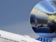 Хвороба не шкодує нікого: У США пасажир ледь не помер від COVID-19 на борту літака, реанімацію пасажира зняли на відео
