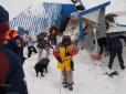 Російський гірськолижний курорт накрила лавина, є жертви та постраждалі (фото, відео)
