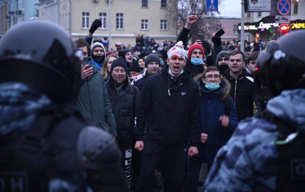 Кожен 10-й затриманий - дитина: як пройшли мітинги на підтримку Навального в Росії