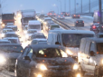 В Україні почали закривати траси через сильні снігопади: Куди не можна їхати