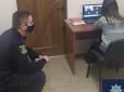 Бути людиною: Поліцейський облаштував у дільниці куточок для навчання школярки