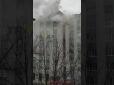 Потужна пожежа спалахнула в одному із харківських гуртожитків (відео)