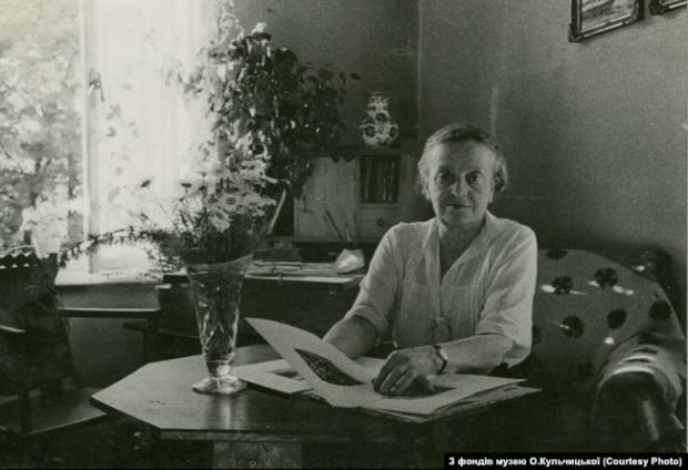 Олена Кульчицька, 1940–1950-і роки