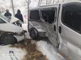 Жахлива ДТП на Тернопільщині: Авто на швидкості викинуло на зустрічку (фото)