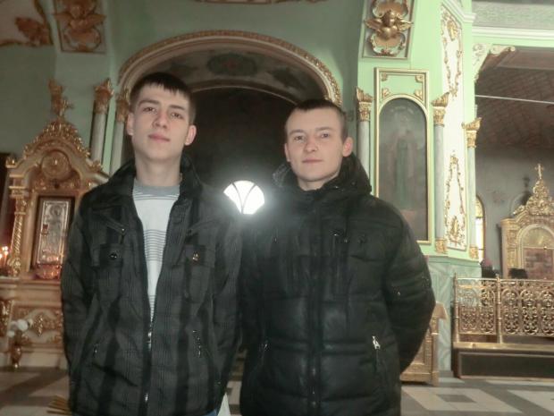 Дмитро Мироненко (ліворуч) зі своїм братом