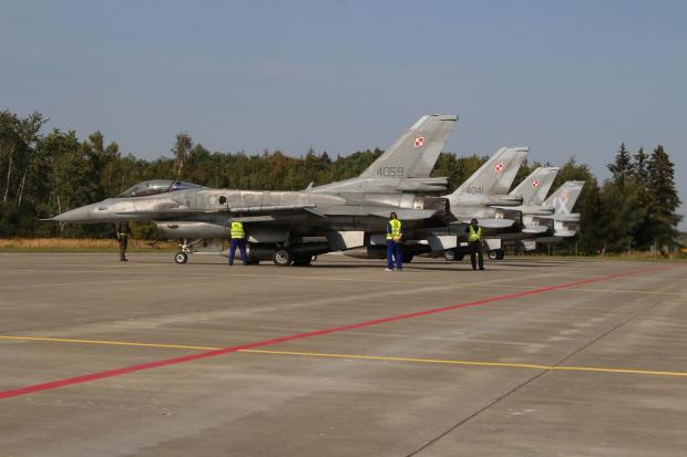 Літаки F-16 на 31-ій базі тактичної авіації Повітряних сил ЗС Республіки Польщі