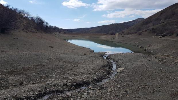 У Криму засуха: обміліло озеро.