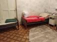 Облуплені стіни і поламані туалети: Хворий на COVID-19 поскаржився на катастрофічні умови в лікарні на Буковині (відео)