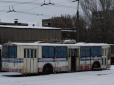 Звалище металобрухту: Жителі окупованого Алчевська показали фотографії тролейбусного депо
