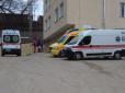 Коронавірус в Україні: В Олександрівській лікарні столиці - черги зі швидких із хворими на COVID-19  (фото)