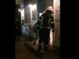 Шість екіпажів поліції з болгаркою штурмували в Одесі локдаун-вечірку (відео)