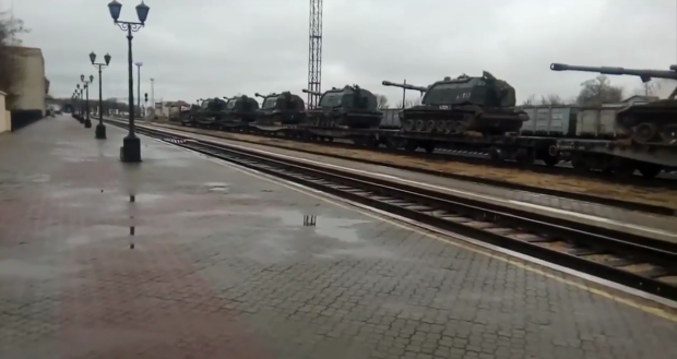 У Керчі помітили склади із забороненою російською артилерією