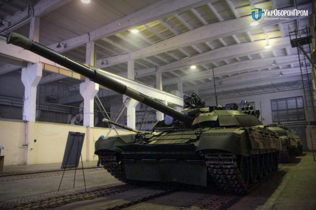 Відремонтований та модернізований на ДП «Київський бронетанковий завод» танк Т-72