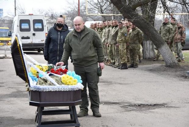 Із загиблим на Донбасі воїном 10-ї ОГШБр Сергієм Сулимою попрощалися в Луцьку 07