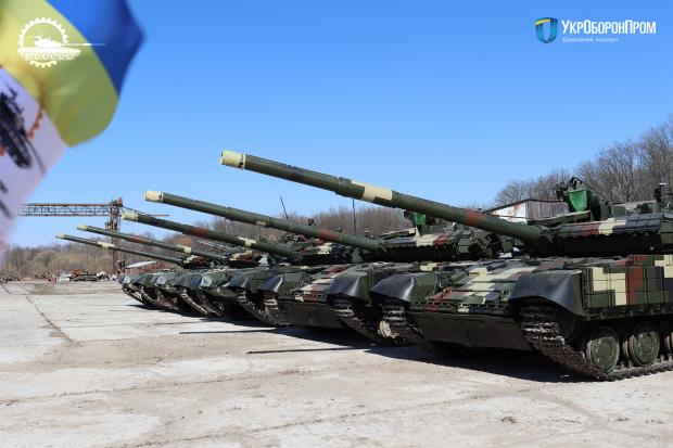 Львівський бронетанковий передав ще 5 модернізованих Т-64 та Т-72