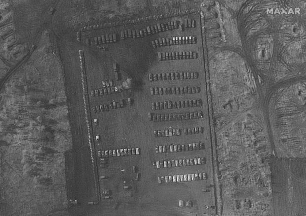 Польовий табір біля кордону України на супутниковому знімку