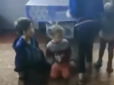 Одна дівчинка на ШВЛ, хлопчик у комі: Під Черніговом четверо дітей отруїлися маминим супом - лікарі борються за їхнє життя (відео)
