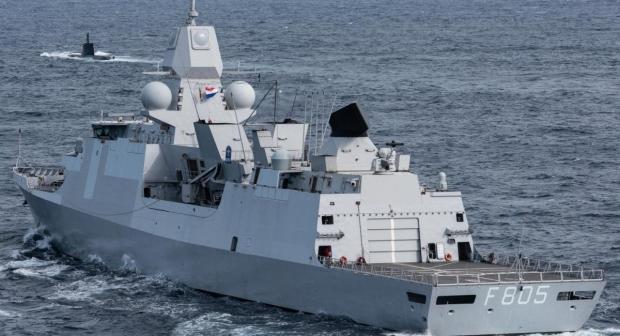 Фрегат протиповітряної оборони HNLMS Evertsen ВМС Голландії. Головна зброя – зенітні ракети