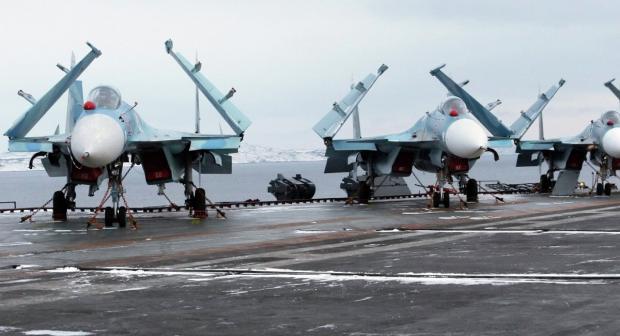 Літаки Су-33 на палубі "Адмирала Кузнецова"