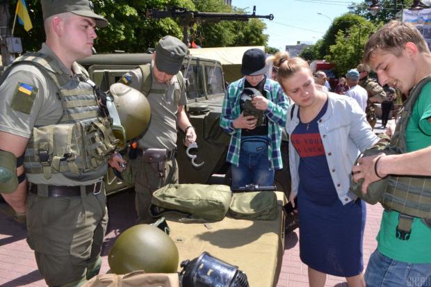 Виставка військової техніки до Дня героїв у Хмельницькому, 23 травня 2018 року