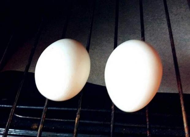 Яйця в духовці