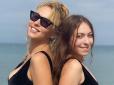 Вау, одне обличчя: дочка Олі Полякової підкорила мережу стильним фото із зірковою мамою