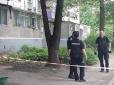 У Харкові неадекватний чоловік погрожував дітям гранатою (відео)