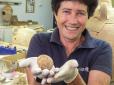 Вкрай рідкісна знахідка: В Ізраїлі знайшли куряче яйце, якому понад тисячу років (фото)