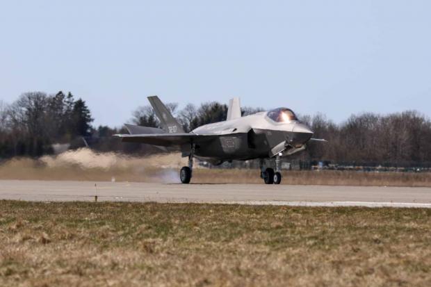 Винищувач F-35 Повітряних сил Італії на авіабазі Емарі в Естонії