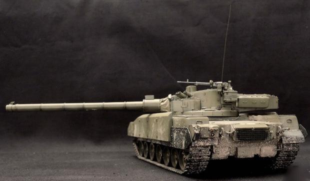 Особливістю танку "Нота" було напіввинесена гармата калібру 152 мм.
