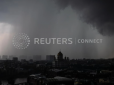 Біди посипилася на голови скреп: Ураган у Москві затопив метро, повалив крани і влаштував пожежі (фото, відео)