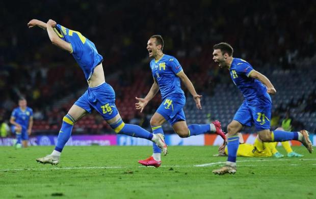 "Красноречивее любых заявлений", – Кулеба показал видео из Минска во время матча Украина – Швеция
