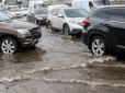 В Україну знову несуться божевільні зливи: Синоптики розповіли, які області затопить