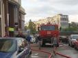 Всіх людей врятували: У Києві палав супермаркет 